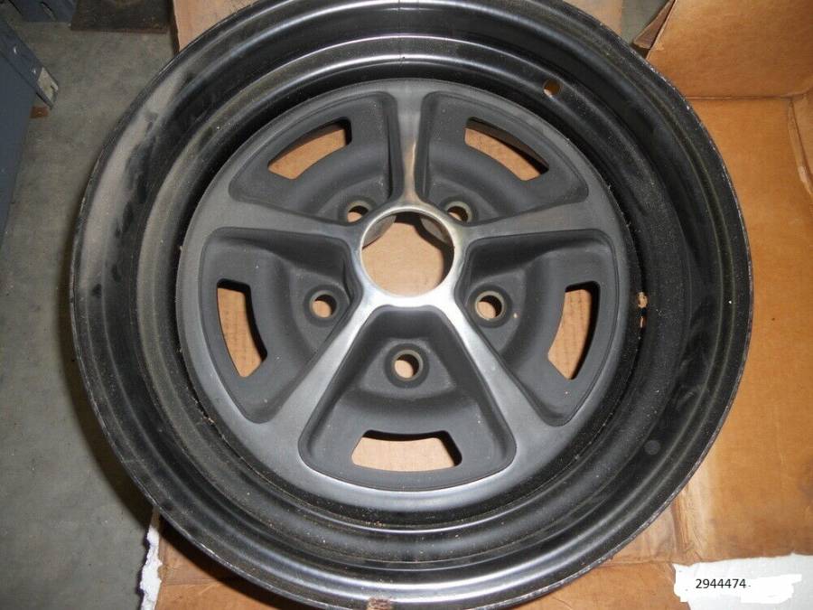 Attached picture nos road wheel.jpg